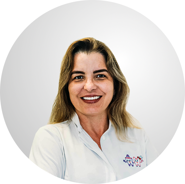 Dra. Flávia Zak